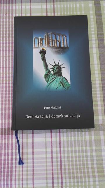 Demokracija i demokratizacija, nova knjiga - Studentski.hr