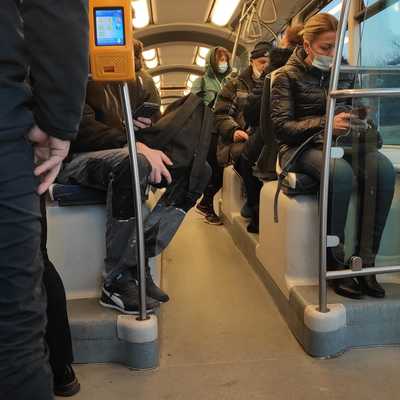 Broj ljudi u tramvaju uz nove mjere Stožera civilne zaštite