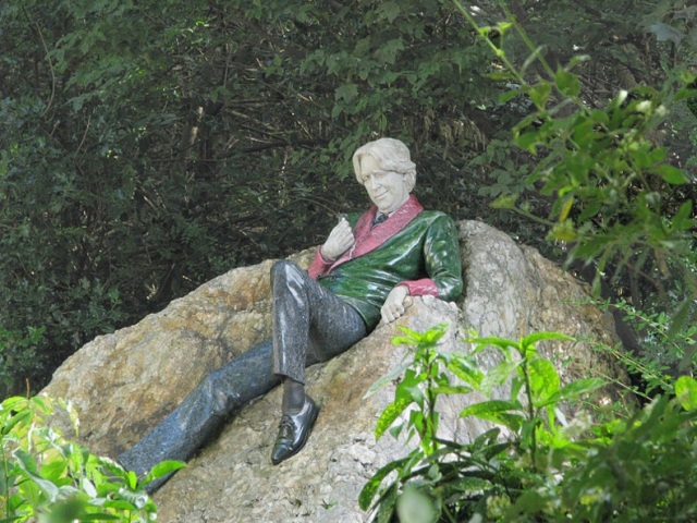 Spomenik Oscaru Wildeu u Dublinu 