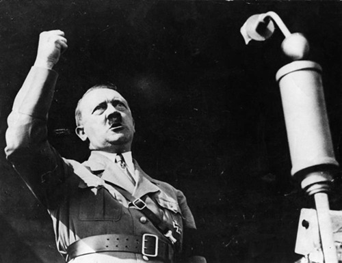 Hitler održava govor