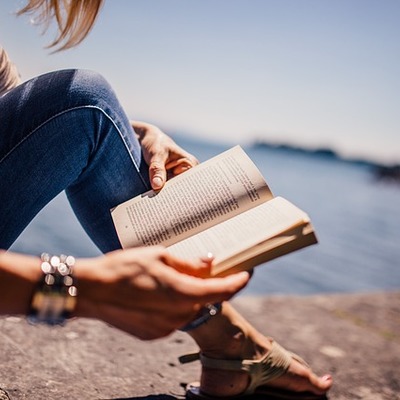 https://pixabay.com/en/reading-book-girl-woman-people-925589/