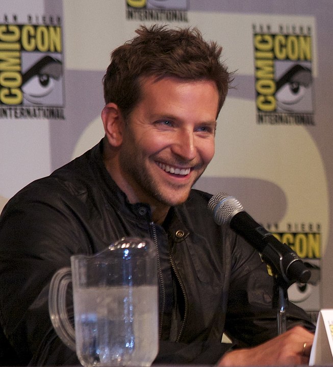 https://en.wikipedia.org/wiki/Bradley_Cooper#/media/File:Bradley_Cooper_and_Alex_Proyas_at_SDCC_2011_(5967418430)_(cropped).jpg