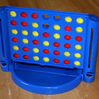 https://en.wikipedia.org/wiki/Connect_Four#/media/File:Connect_Four.jpg