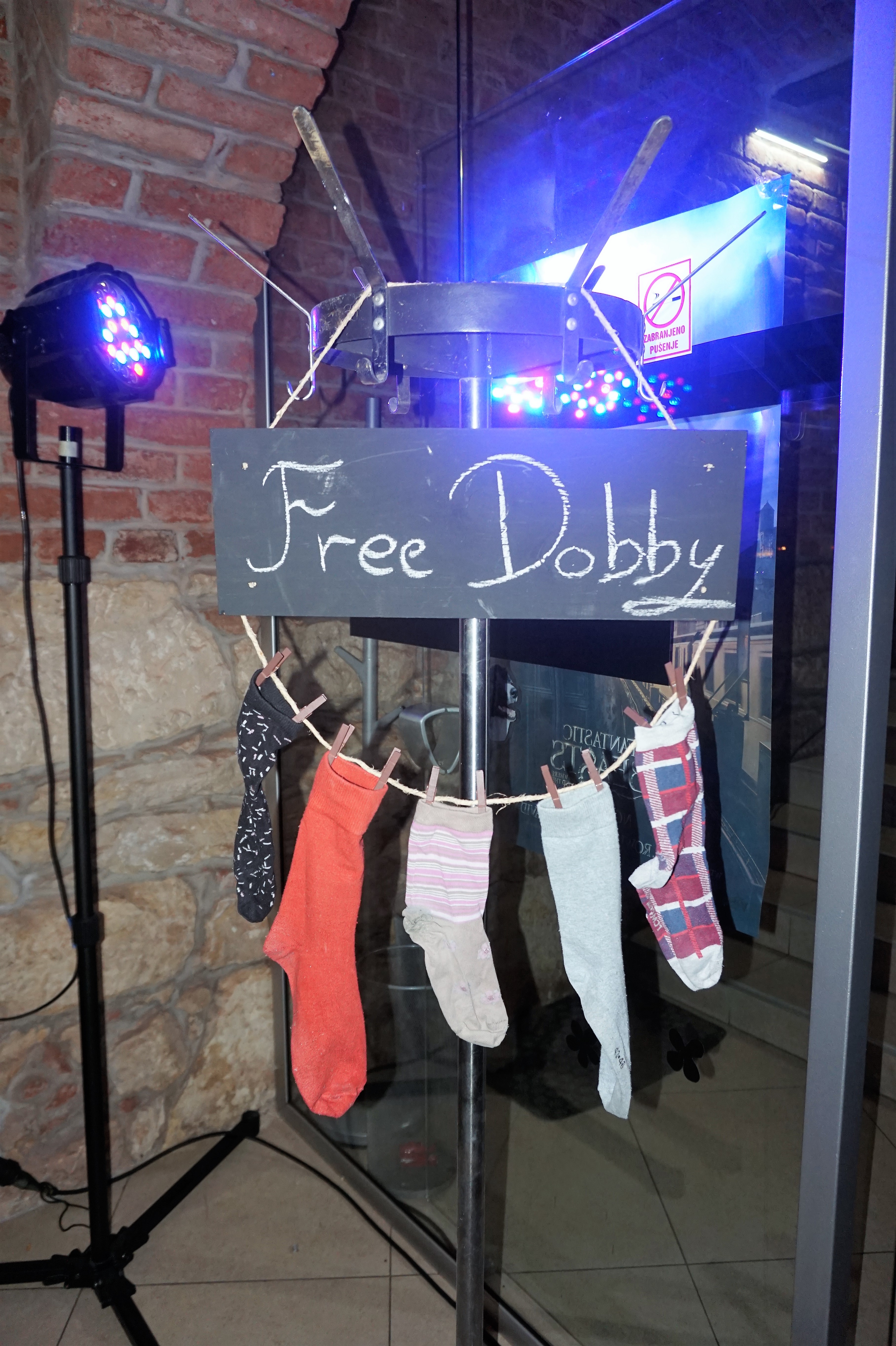 Free Dobby nagradna igra