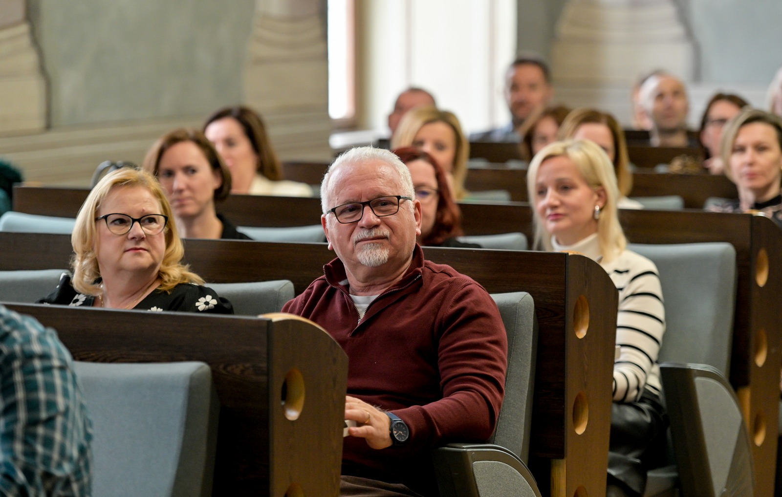 https://www.varazdinska-zupanija.hr/vijesti/zapocela-edukacija-ravnatelja-osnovnih-i-srednjih-skola-o-umjetnoj-inteligenciji-u-obrazovnom-sustavu.html