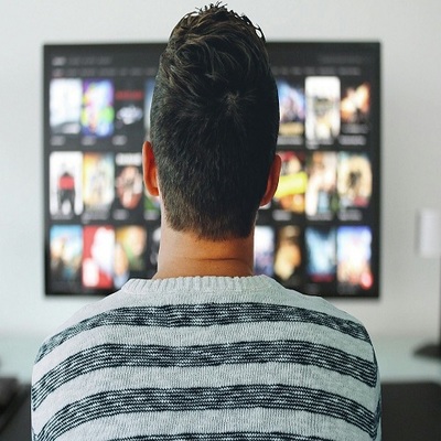 https://pixabay.com/photos/tv-man-watching-room-office-3774381/