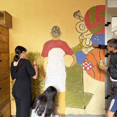 Studenti i učenici oslikavaju zidove