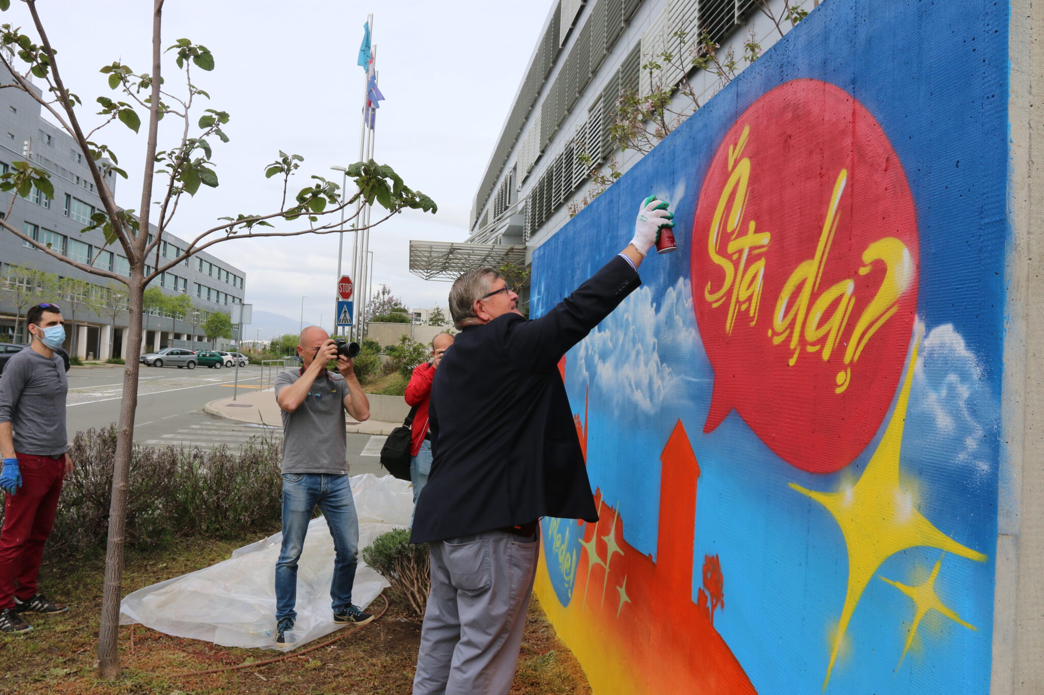 Na Kampusu oslikan mural „Grad za mlade“
