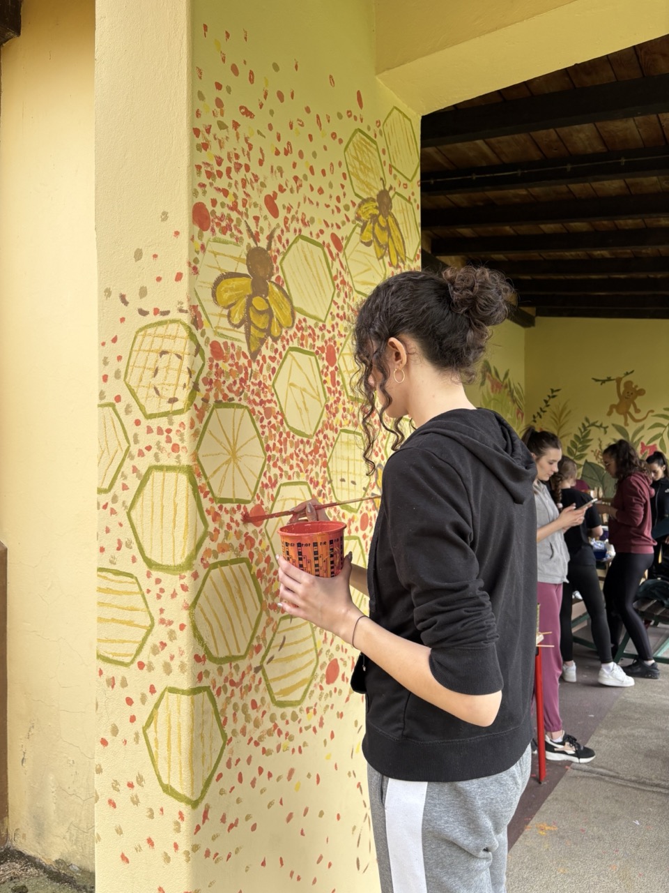 Studenti i učenici oslikavaju zidove