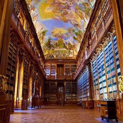 IZVOR: https://commons.wikimedia.org/wiki/File:Strahov_library.jpg