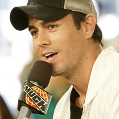 https://hr.wikipedia.org/wiki/Enrique_Iglesias#/media/Datoteka:Robin_Wong_Enrique_013.JPG