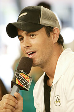 https://hr.wikipedia.org/wiki/Enrique_Iglesias#/media/Datoteka:Robin_Wong_Enrique_013.JPG