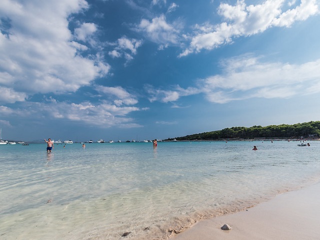 Sakarun, Dugi otok