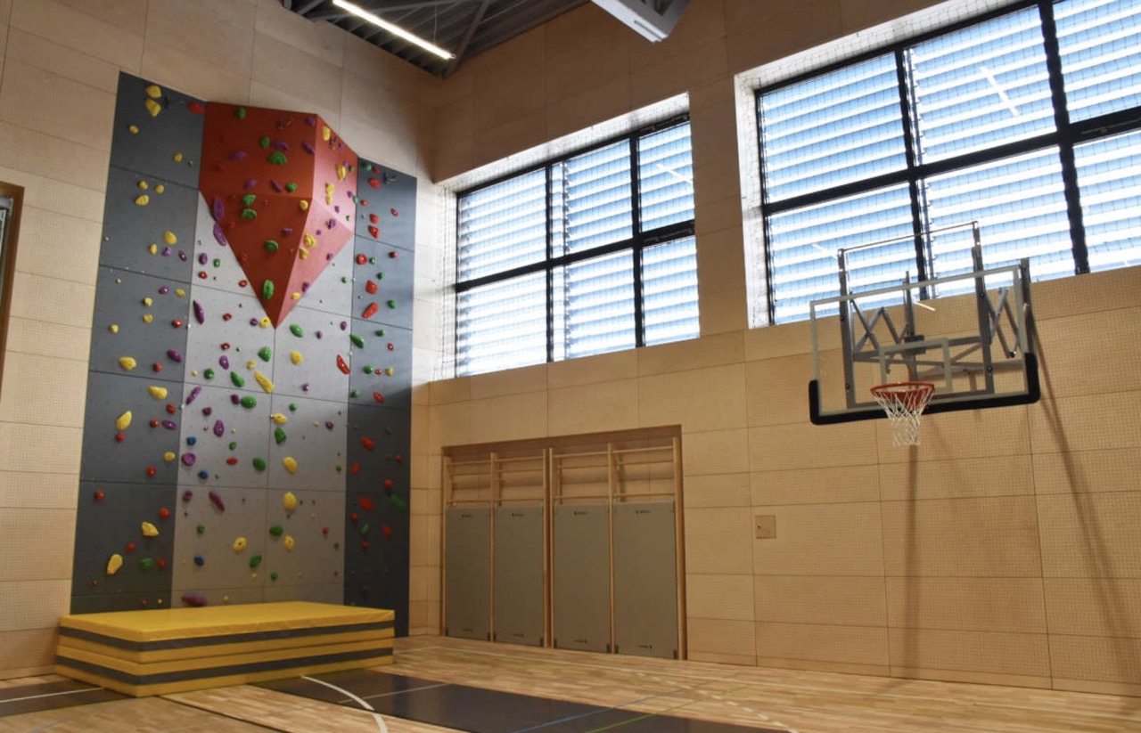 Svečano otvorena dvorana i dograđena OŠ „Slava Raškaj” u Ozlju