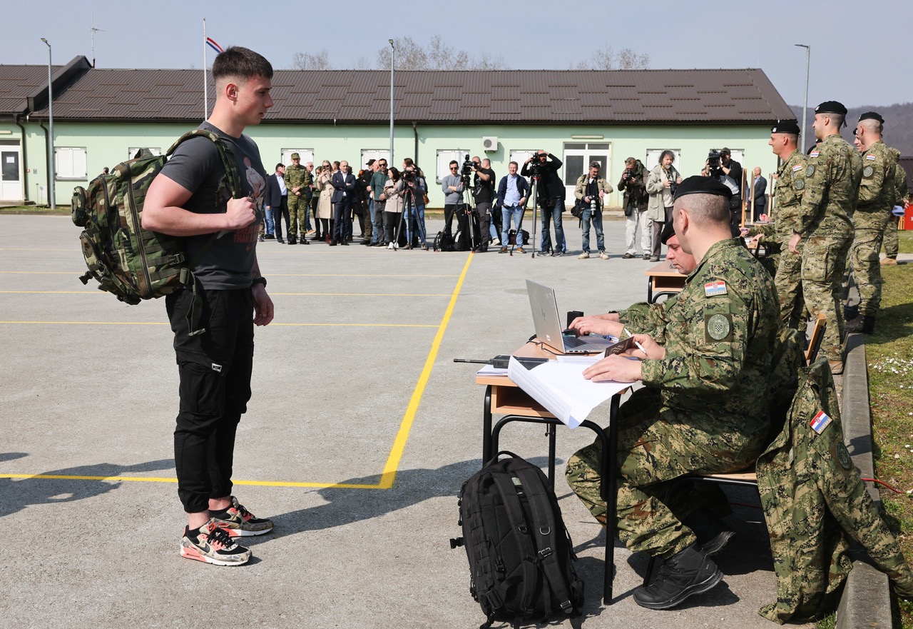 Počelo temeljno vojno osposobljavanje