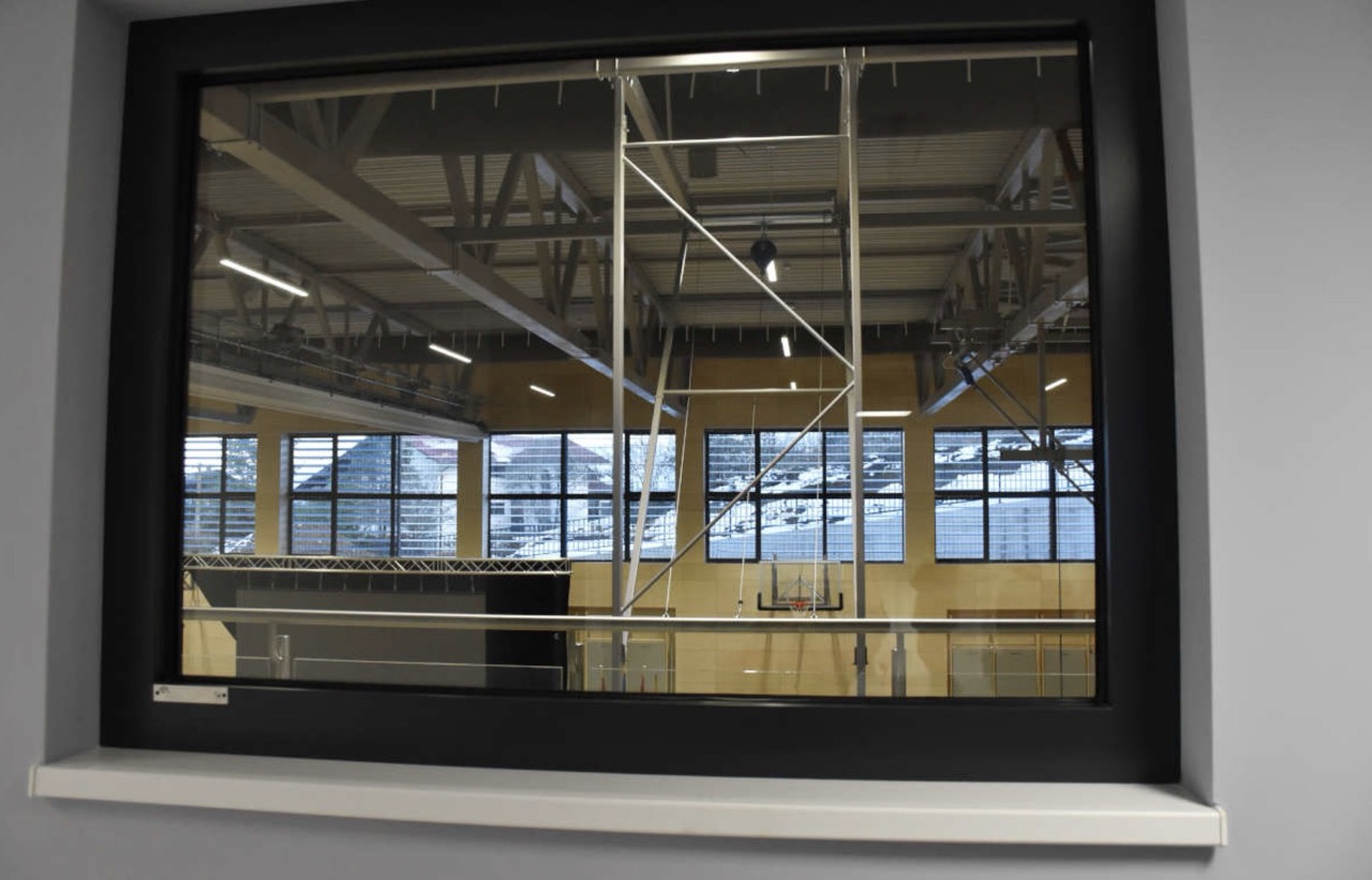 Svečano otvorena dvorana i dograđena OŠ „Slava Raškaj” u Ozlju