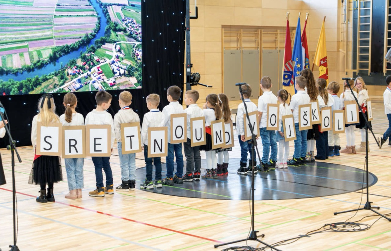 Svečano otvorena dvorana i dograđena OŠ „Slava Raškaj” u Ozlju