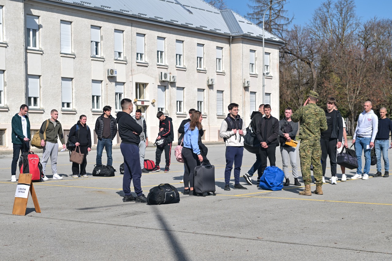 Počelo temeljno vojno osposobljavanje
