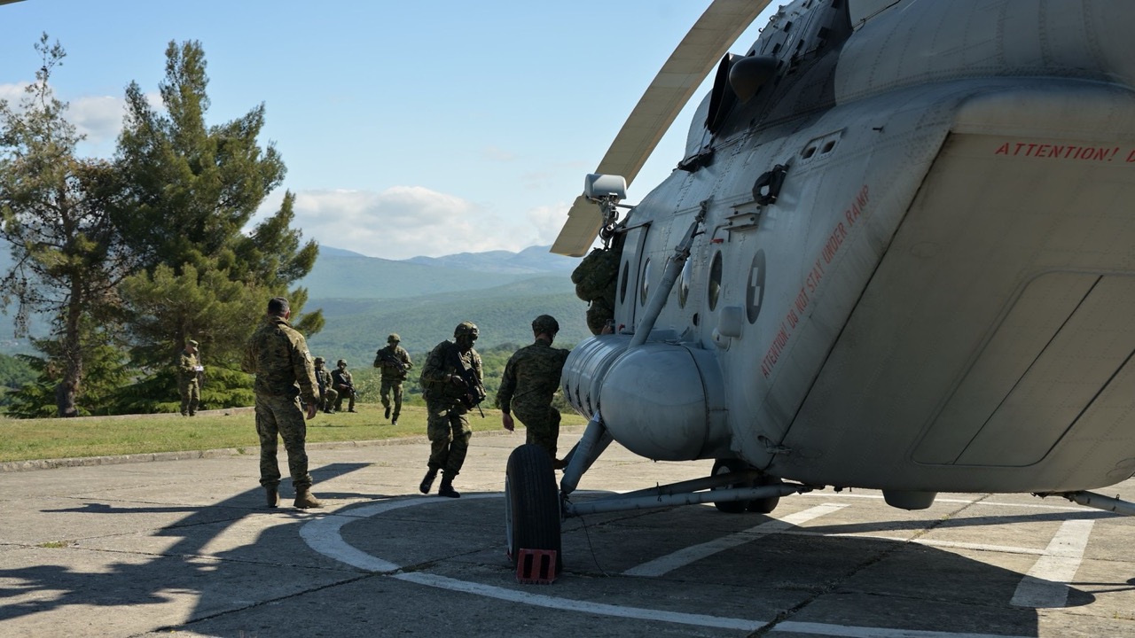 Let vojnim helikopterom – TVO