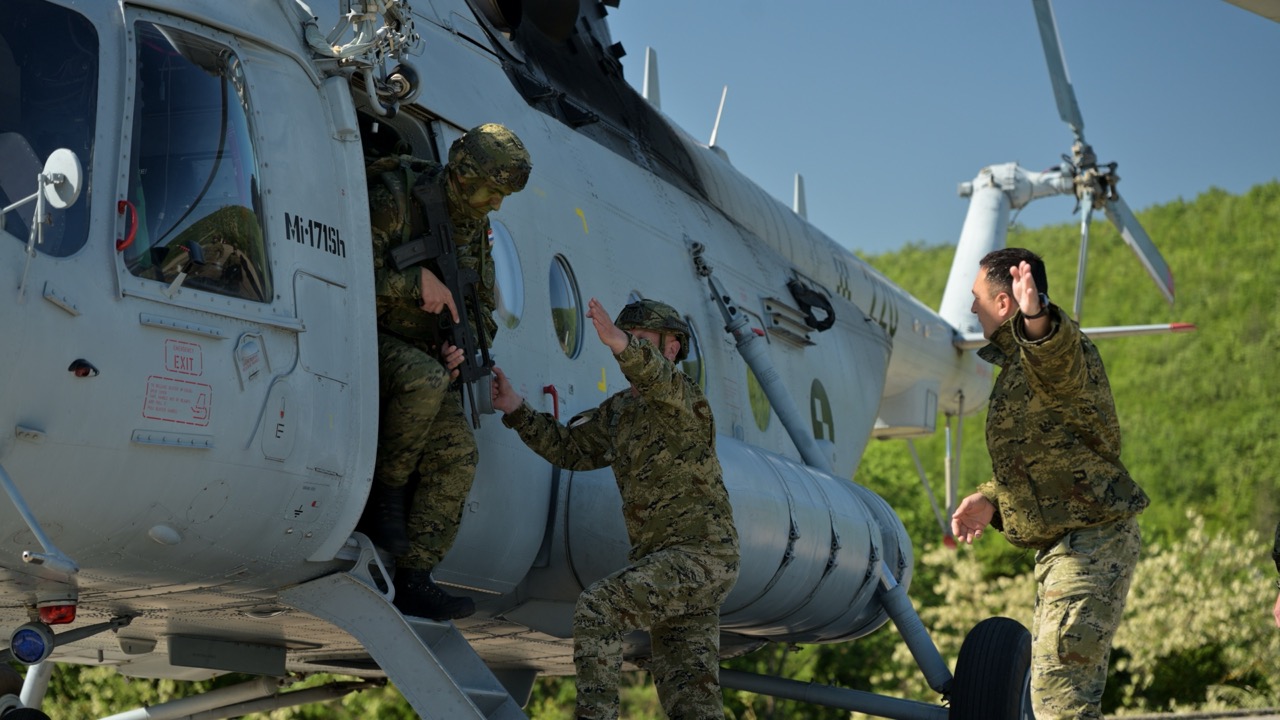 Let vojnim helikopterom – TVO