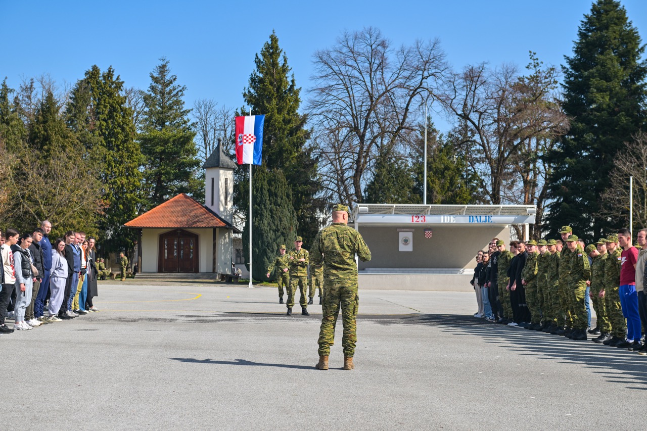 Počelo temeljno vojno osposobljavanje