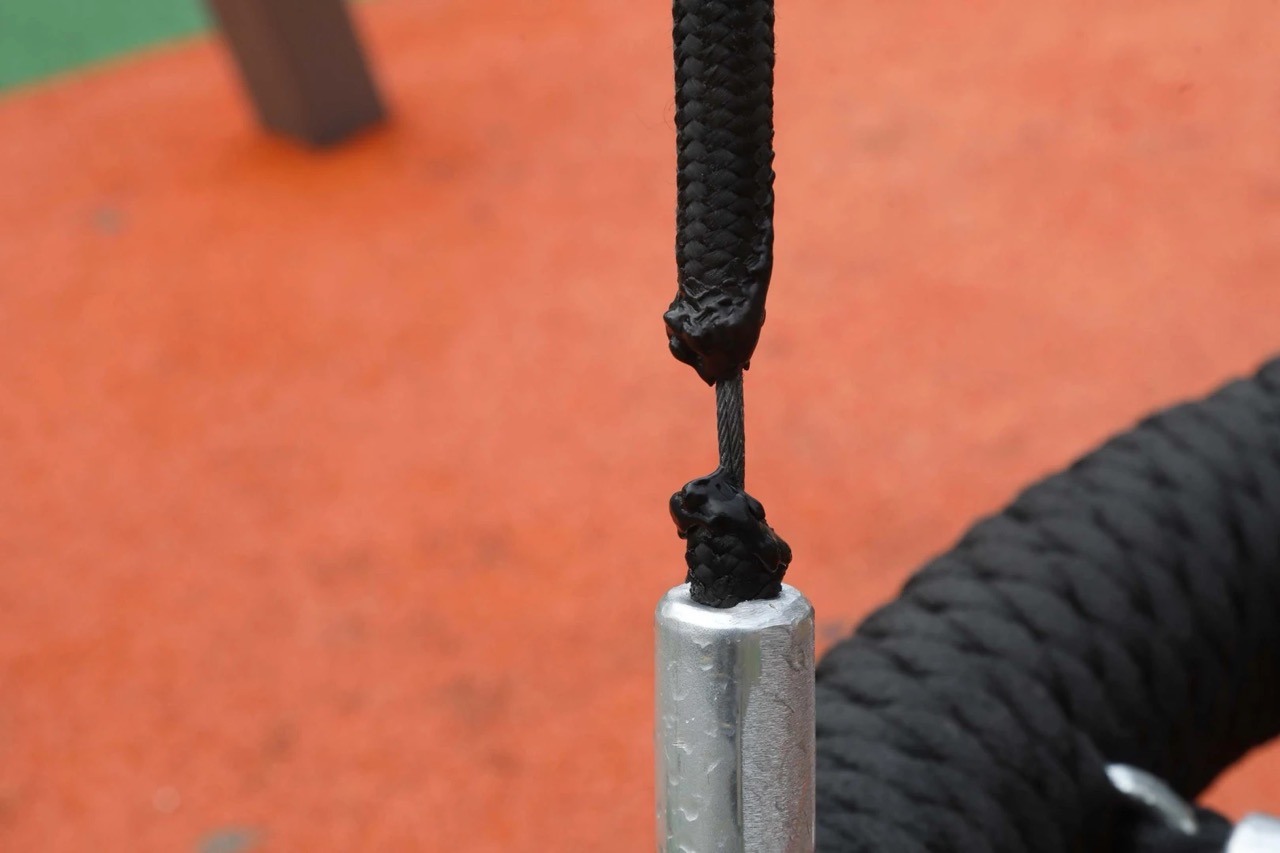 Vandalizam na dječjem igralištu