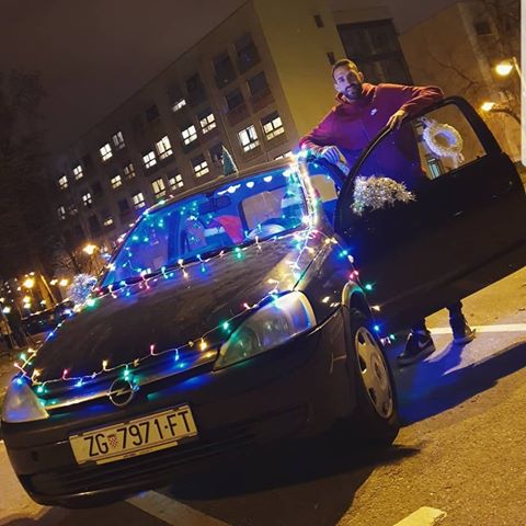 Božićni auto