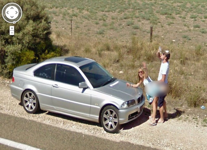 36 urnebesnih prizora s Google Street Viewa - sex na autocesti