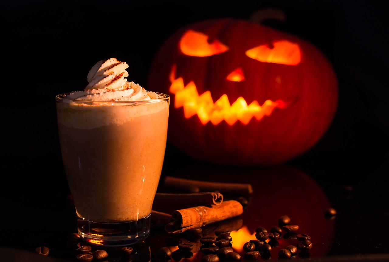 https://pixabay.com/photos/halloween-cocoa-eat-drink-4587927/