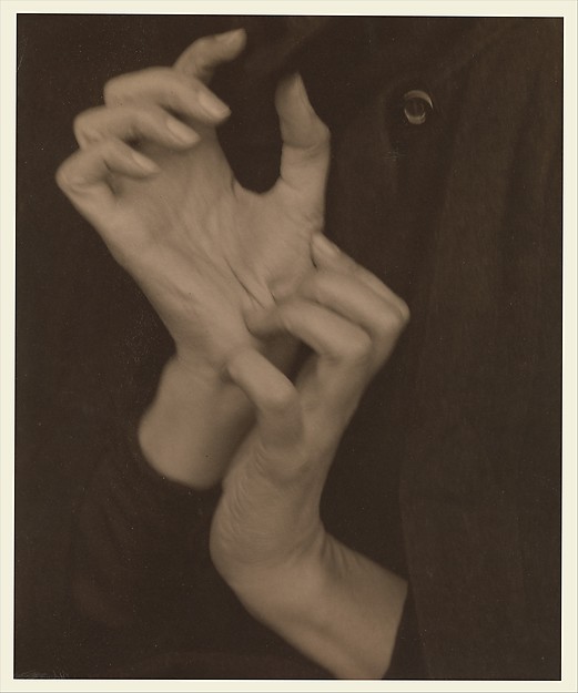 autor Alfred Stieglitz	, fotografija Georgia O'Keeffe (Hands)