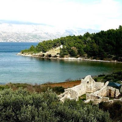 Lovrećina, Brač