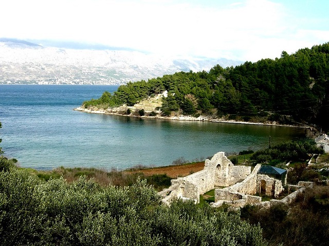 Lovrećina, Brač