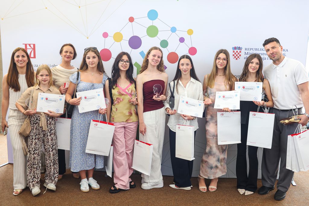 https://www.azoo.hr/21-svecanost-dodjele-nagrade-oskar-znanja/