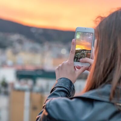 https://www.canva.com/photos/MAC4oJBeVbE/