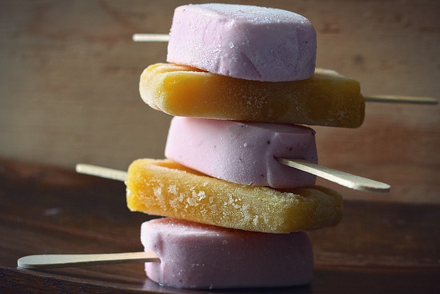 https://pixabay.com/en/popsicle-mango-strawberry-ice-cream-1482976/