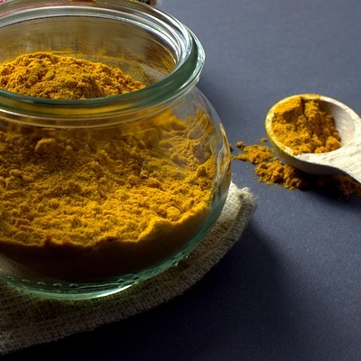 https://pixabay.com/photos/turmeric-manson-jar-spoon-food-3089308/