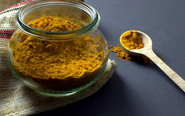 https://pixabay.com/photos/turmeric-manson-jar-spoon-food-3089308/