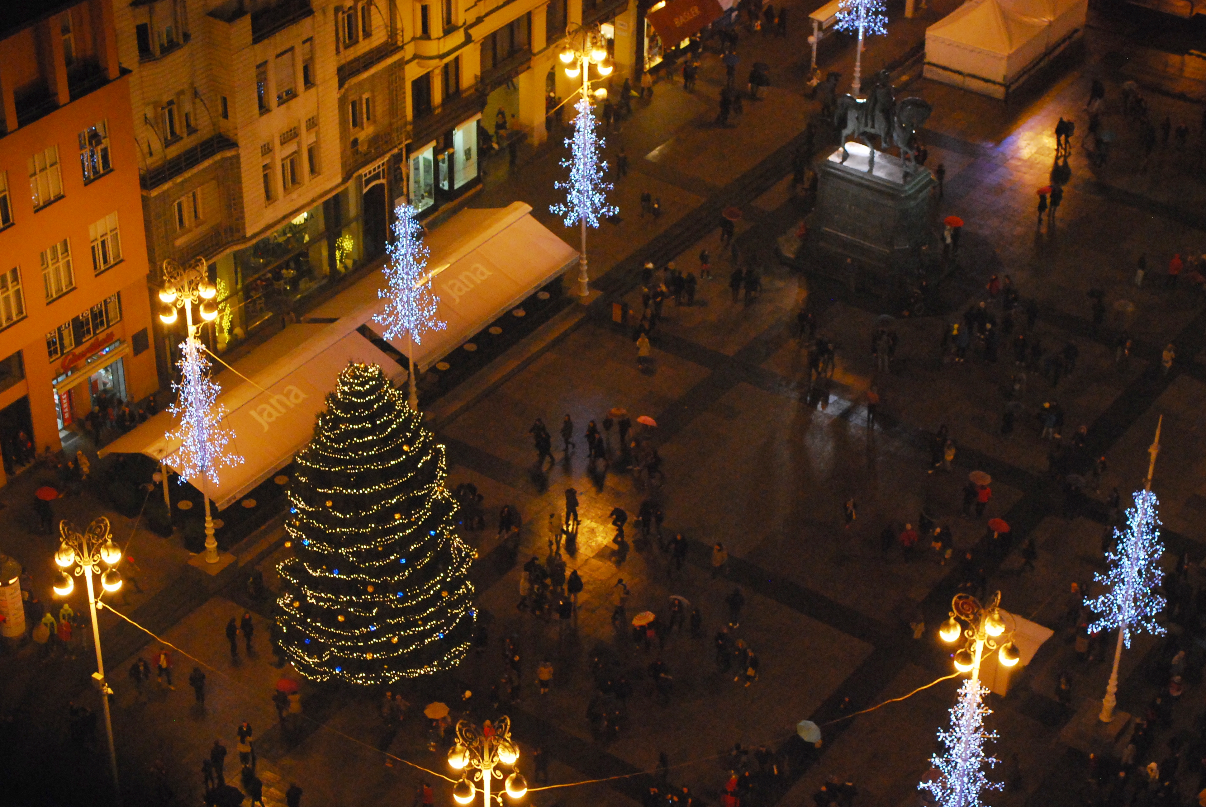 Advent u Zagrebu - Trg iz zraka 2