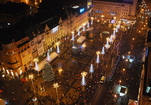 Advent u Zagrebu - Trg iz zraka 1