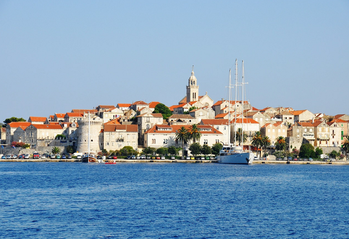 https://pixabay.com/en/korcula-croatia-city-mediterranean-572376/