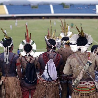 Domorodačke igre - Pataxo pleme gleda utakmicu