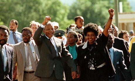Nelson Mandela sa suprugom