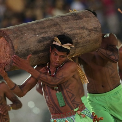 Domorodačke igre - Brazilci nose kladu