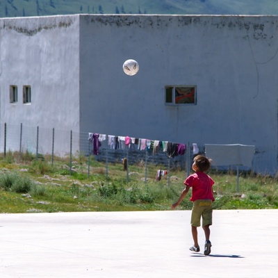 Projekt Mongolija - Dječak s loptom