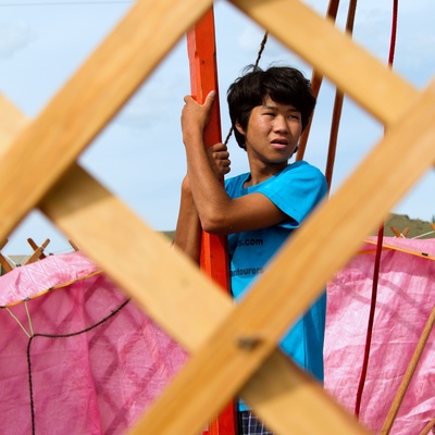 Projekt Mongolija -Dečko na igralištu