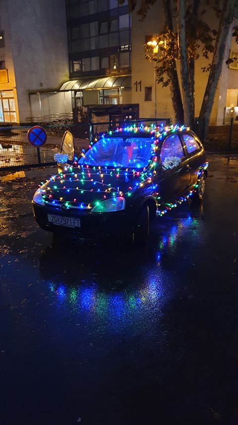 Božićni auto
