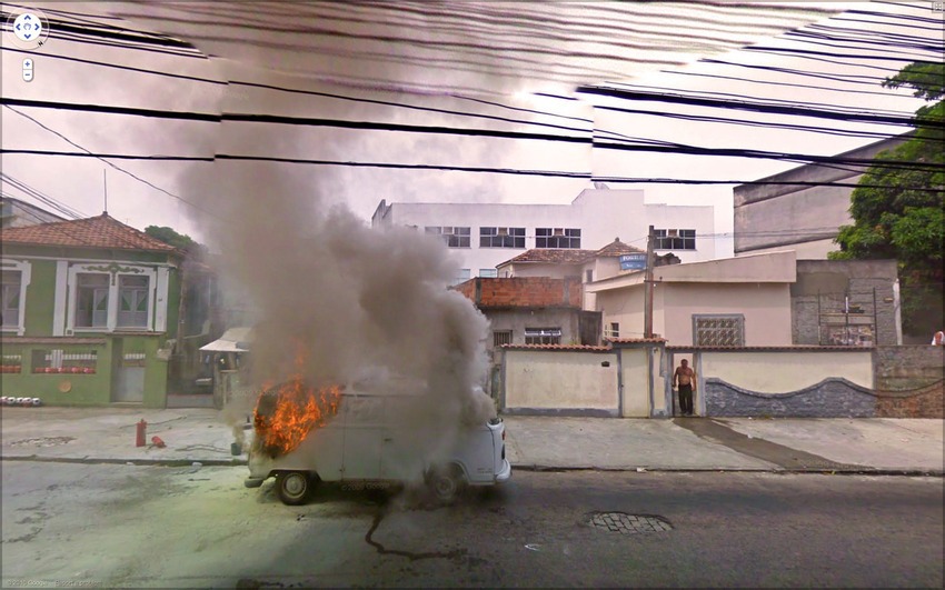36 urnebesnih prizora s Google Street Viewa - požar