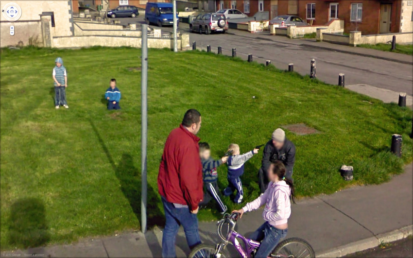 36 urnebesnih prizora s Google Street Viewa - mladi pljačkaši