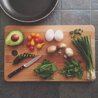 https://pixabay.com/en/avocado-celery-chopping-board-1838785/