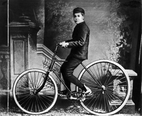 Bicikl iz 1880. s Dunlopovim gumama